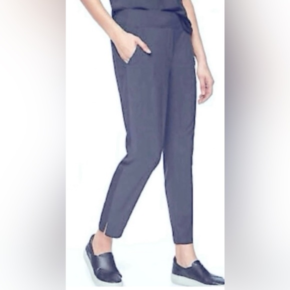 Athleta Pants - Athleta Brooklyn women’s 2 lightweight pocketed blue ankle pants